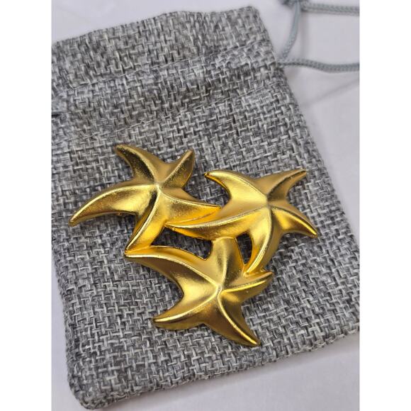 Triple Star Gold Tone Brooch - Picture 1 of 6